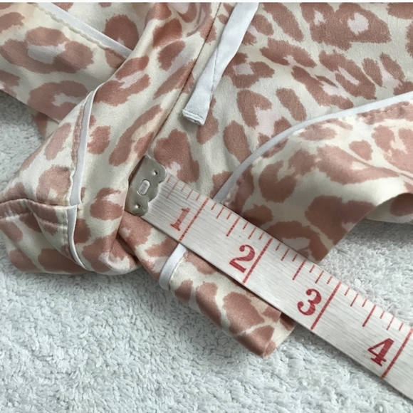 Victorias Secret M Shorts Satin Animal Print PJ - Picture 7 of 7